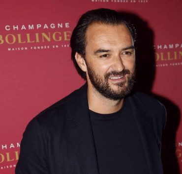 Cyril Lignac : son fils Léo marche déjà fièrement au côté de Sylvie Siri, maire de Saint-Tropez