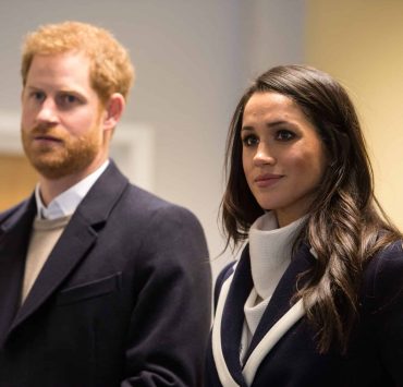 Meghan Markle publie, 8 ans après son mariage avec Harry, de nouvelles images de leur mariage, début d’une longue rupture familiale