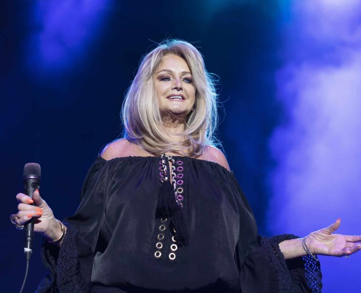 "Son état est stable" : Bonnie Tyler hospitalisée, ses proches rétablissent la vérité sur son état de santé