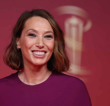"Les Américains ne savaient même pas qui elle était" : Laura Smet pistonnée pour White Lotus ? Dominique Besnehard dément formellement