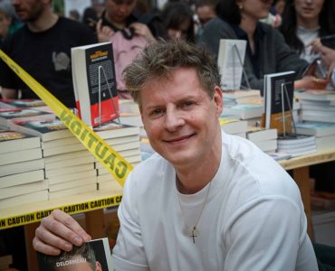 "Tu as tout fait pour l’avoir" : Matthieu Delormeau ose un parallèle entre cancer et addiction, des propos qui divisent