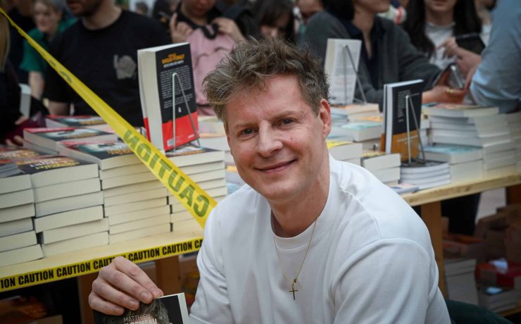 "Tu as tout fait pour l’avoir" : Matthieu Delormeau ose un parallèle entre cancer et addiction, des propos qui divisent