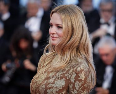 Cannes 2026 : "Dégage, il y a Sophie Marceau derrière", Virginie Efira sauvagement virée par un photographe en pleine montée des marches