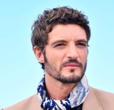 Cannes 2026 : Niels Schneider, compagnon de Virginie Efira, obligé de "revisser" la dent d’une célèbre actrice dans le hall d’un palace