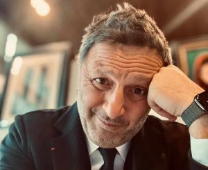 "Impensable sans eux" : Arthur apporte un soutien de poids à Olivier Nora dans la tourmente chez Grasset