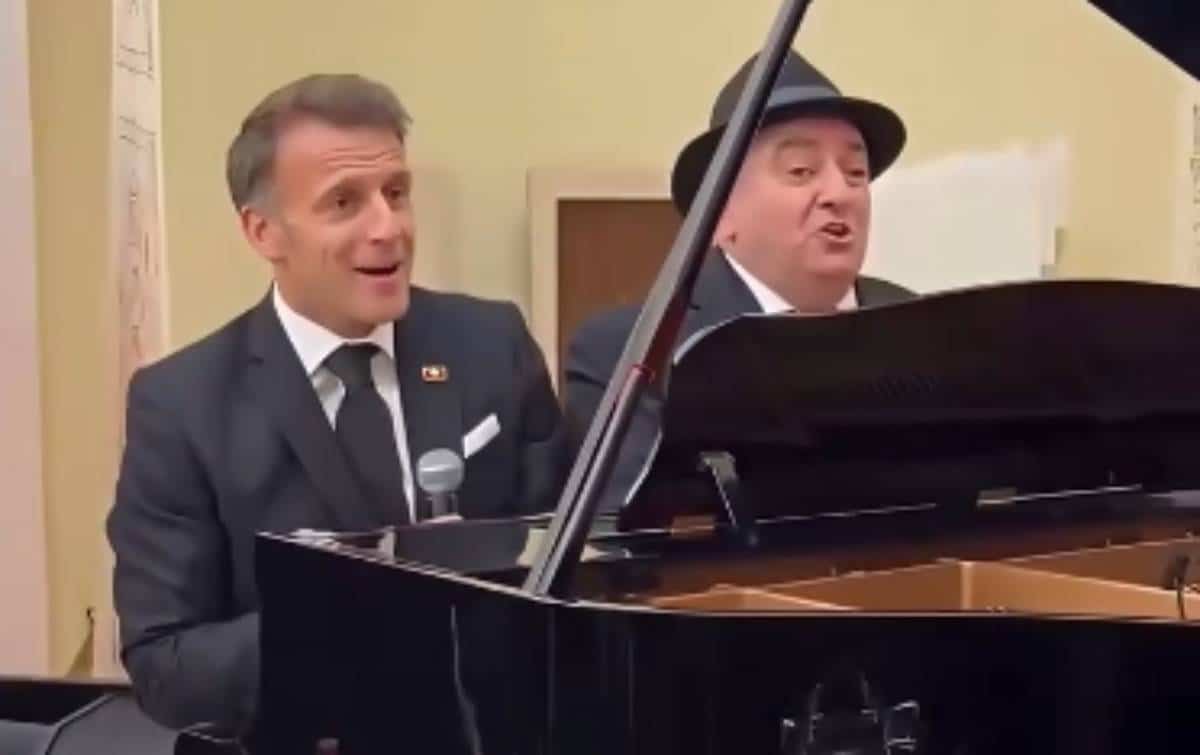 Charles Aznavour repris par Emmanuel Macron : ce n’était définitivement pas dans notre bingo 2026 !