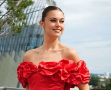 Miss France 2027 : découvrez qui est Solène Videau, élue Miss Aquitaine