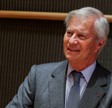 Tribune anti-Bolloré : son fils Cyril contraint de sortir du silence