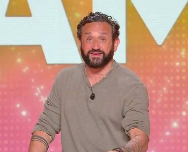 Cyril Hanouna s’éclate à Marbella avec sa sublime Shana Lousteau et Raymond Aabou : l’animateur plus à la page que jamais
