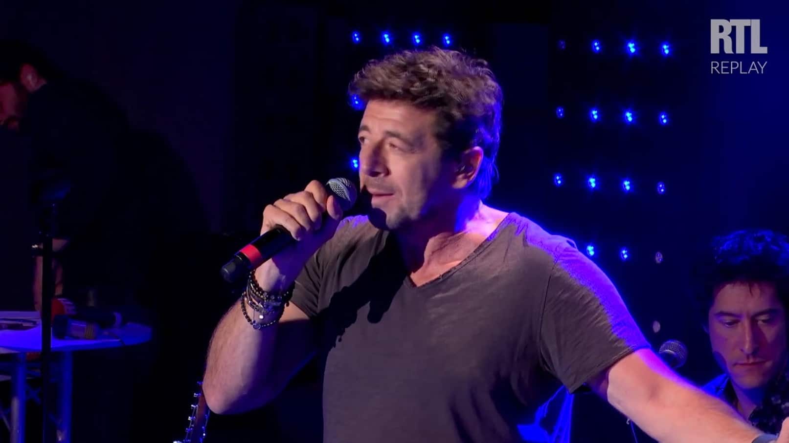 "Pas de dédicaces, nerveux et fatigué" : le dispositif spécial de la pièce de théâtre de Patrick Bruel au lendemain de la plainte de Flavie Flament