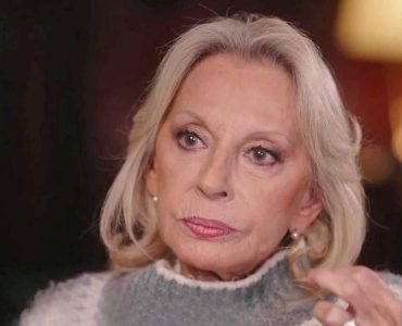 Hospitalisée d’urgence pour "une infection respiratoire aiguë", Véronique Sanson annule son retour sur scène