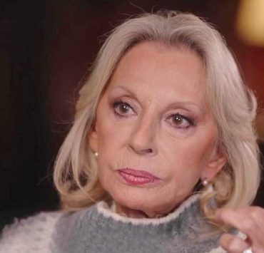 Hospitalisée d’urgence pour "une infection respiratoire aiguë", Véronique Sanson annule son retour sur scène