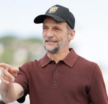 "Il leur manque une paire de c…", Matthieu Kassovitz atomise les politiques français avant d’apporter son soutien à Dominique de Villepin