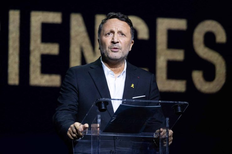 Arthur producteur mais parfois aussi acteur, au cinéma : cette superproduction a rapporté près de 50 millions de dollars