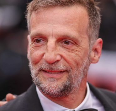 Mathieu Kassovitz, son quotidien loin de la cité : sa maison avec jardin, ring de boxe, 2 bâtisses, et vue sur le bois de Vincennes