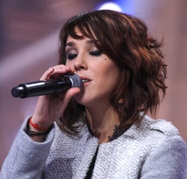 Zaz : la chanteuse ne tient plus debout et est obligée d’annuler un concert à la dernière minute