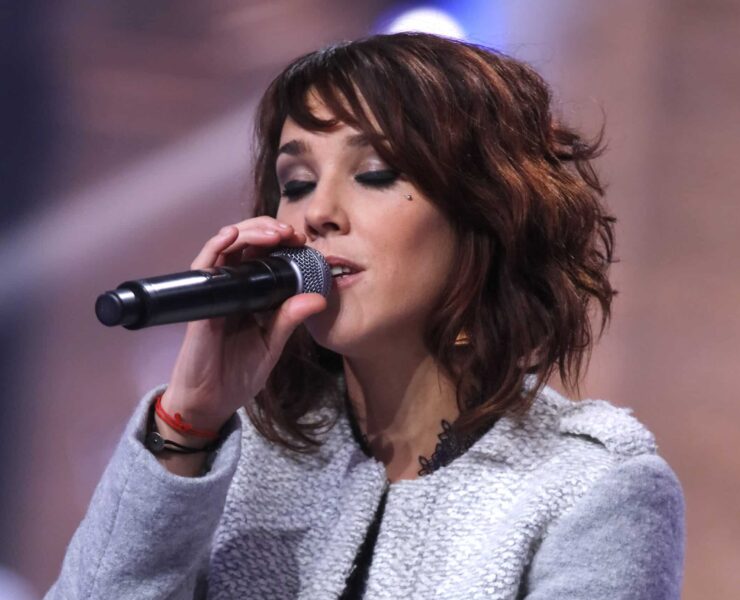 Zaz : la chanteuse ne tient plus debout et est obligée d’annuler un concert à la dernière minute