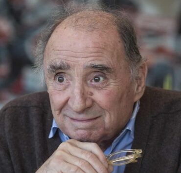 Claude Brasseur : sa maison d’enfance est devenue un restaurant au nom très évocateur, dans ce village médiéval les Alpes Maritimes