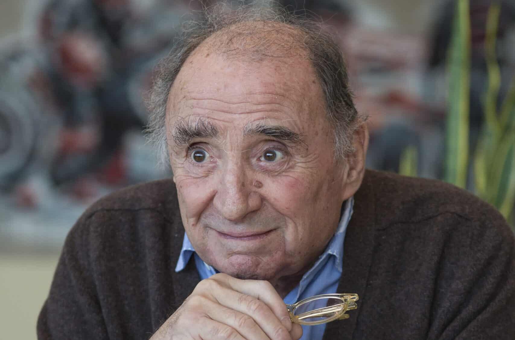 Claude Brasseur : sa maison d’enfance est devenue un restaurant au nom très évocateur, dans ce village médiéval les Alpes Maritimes