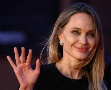 Angelina Jolie : cette maternité avec vue sur la promenade des Anglais, où elle a accouché à Nice