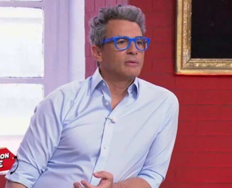 Julien Cohen : l'ex-star d'Affaire conclue, 60 ans, vient d'accueillir une petite fille prénommée Ella dont voici la première photo