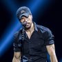 Enrique Iglesias agressé sexuellement par une fan ? Le chanteur publie une étrange vidéo