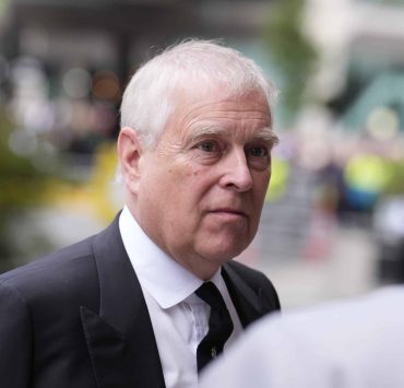 L’ex Prince Andrew apparaît le visage tuméfié : la photo choc du frère de Charles III qui secoue le Royaume-Uni