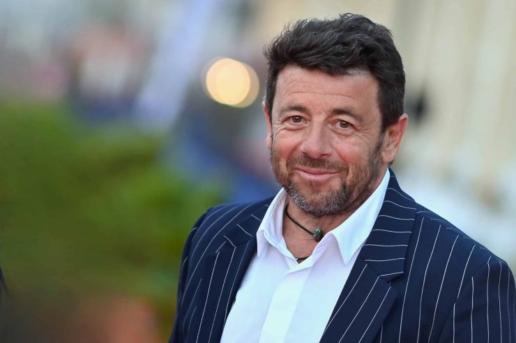 Pas de douche pendant 48h, des pâtes… les conditions de la garde à vue de Patrick Bruel dévoilées