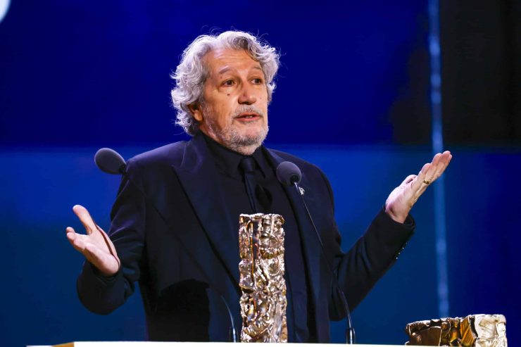 "C’est vraiment minable" : malade, Alain Chabat renonce finalement à sa venue dans C à vous, l’acteur accusé de simuler