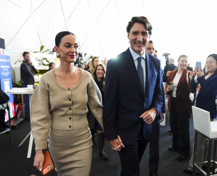 Katy Perry et Justin Trudeau : cette main aux fesses sur le tapis rouge d’un gros événement dérange