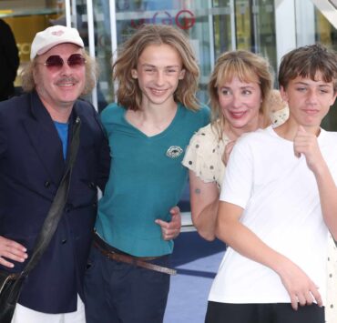 Gérard Depardieu : ses petits-fils Billy et Alfred violemment attaqués après leur première apparition publique aux côtés de Julie et Philippe Katerine