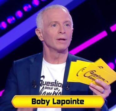 "C'était un gros co*****", Samuel Etienne révèle avoir failli virer un candidat de "Questions pour un champion"