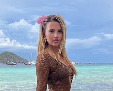 Kelly Vedovelli : l’ex Bella de Gims et chroniqueuse de Cyril Hanouna a accouché de ses jumelles, Céleste et Esmée