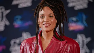 "Dix pour cent" sur Netflix : pourquoi Stéfi Celma et Assaad Bouab sont absents du film