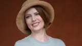 "Je me soigne depuis peu" : Élodie Frégé souffrante "depuis le CE2", la chanteuse contrainte d'entamer un traitement