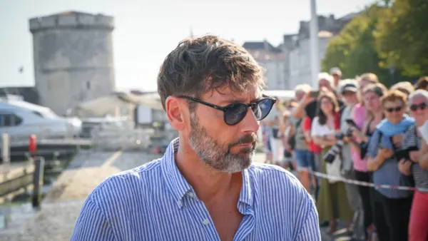 "On a été virés" : Laurent Kerusoré raconte une drôle d’anecdote sur Plus belle la vie