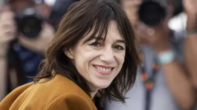 "D’interminables nuits" : après la chanson et le cinéma, Charlotte Gainsbourg dévoile son nouveau projet, hommage à son père