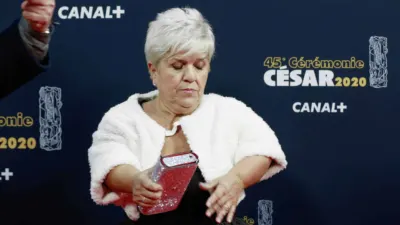 "Des déclarations d'enfoiré" : nouveau membre des Grandes Gueules, Sam Zirah atomise Mimie Mathy pour avoir défendu Patrick Bruel