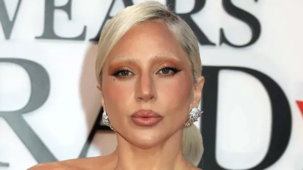 "Elle s’appelle Rose" : Le certificat de naissance du bébé de Lady Gaga fuite dans les médias