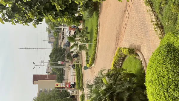 Cour du siège du FESPACO à Ouagadougou