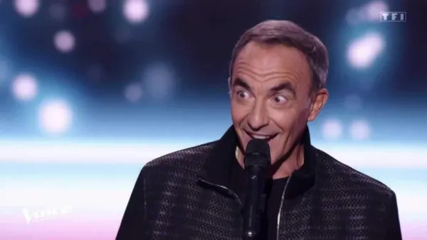 Nikos Aliagas a-t-il fait une boulette en annonçant le retour de la Star Academy le 10 octobre prochain ? Les fans en sont persuadés